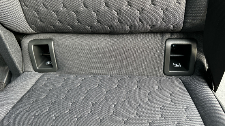 Ford Tourneo Custom 320 L1 Diesel Fwd 2.0 EcoBlue 136ps H1 Titanium 8 seater Auto